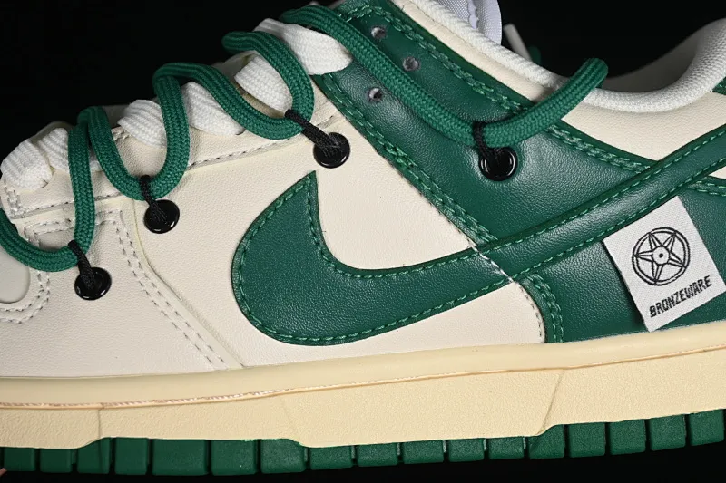 All Categories Nk SB Dunk Series Nk SB Dunk Low Low-top sneakers Nk Dunk Low Sanxingdui 2.0 Retro deconstruction style Old label SB strap low-top casual sneakers DD1503-112